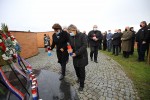 Povodom obilježavanja Dana sjećanja na žrtve Domovinskog rata i Dan sjećanja na žrtvu Vukovara i Škabrnje, na Gradskom groblju u Virovitici položeni su vijenci i zapaljene svijeće 10 IMG 3374