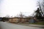 Čini se da rode „doista nose djecu“, jer rode su u Orahovici savile svoje gnijezdo na dimnjaku bivšeg rodilišta... 4 kario obilazak orah 5