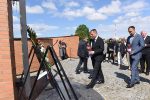 Fotogalerija: Polaganjem vijenaca i paljenjem svijeća na Gradskom groblju u Virovitici obilježen Dan državnosti Republike Hrvatske 3 PDC 3759