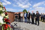 Fotogalerija: Polaganjem vijenaca i paljenjem svijeća na Gradskom groblju u Virovitici obilježen Dan državnosti Republike Hrvatske 10 PDC 3830