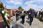 Fotogalerija: Polaganjem vijenaca i paljenjem svijeća na Gradskom groblju u Virovitici obilježen Dan državnosti Republike Hrvatske 13 PDC 3853