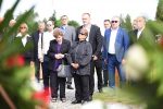 Fotogalerija: Polaganjem vijenaca i paljenjem svijeća na Gradskom groblju u Virovitici obilježen Dan državnosti Republike Hrvatske 21 PDC 3913