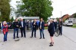 Vatrogasci u Dugom Selu Lukačkom, od Ministarstva poljoprivrede dobili kombi Opel Vivaro, te iz Tirola navalno vozilo Steyer 4x4, a mještanima ovog naselja obnovljen je mjesni dom 11 PDC 9451