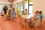 7 od 11 - Leo i Gabriela presjekli su vrpcu i otvorili dječji vrtić Lipa u Velikom Rastovcu - Tako je Općina Crnac po prvi puta u svojoj povijest - dobila vrtić 24 PDC 7201