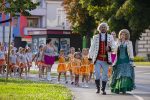 Počelo je Rokovo 2021: Grofica Barbara i grof Antun Pejačević pozdravili Virovitičane - Manifestacija tradicionalno startala defileom Gradske glazbe i mažoretkinja 10 MG 3234