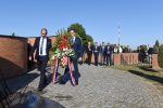 Povodom Dana Virovitičko-podravske županije položeni vijenci i zapaljene svijeće kod Spomen obilježja poginulim braniteljima u Virovitici 1 PDC 1365