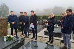 Blagdan Svih svetih: Cvjetni aranžmani i svijeće za poginule hrvatske branitelje 5 20211029 093650