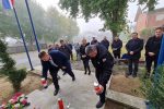 Blagdan Svih svetih: Cvjetni aranžmani i svijeće za poginule hrvatske branitelje 8 20211029 111325