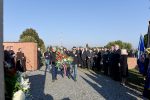Povodom 30. obljetnice osnutka slavne 127. brigade HV-a, na Gradskom groblju u Virovitici odana počast poginulima na Domovinu 10 vijenvi 127 brigada 10