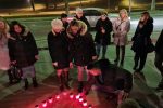 U sjećanje na Vukovar i Škabrnju: U Vukovarskoj ulici u Virovitici i kod spomenika dr. Franje Tuđmana zapaljeni su lampioni 21 20211117 172702