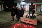 U sjećanje na Vukovar i Škabrnju: U Vukovarskoj ulici u Virovitici i kod spomenika dr. Franje Tuđmana zapaljeni su lampioni 25 20211117 172959