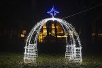 Paljenjem prve adventske svijeće u Suhopolju započela prava "božićna priča": Velečasni Ljubo Krmar poslao poruku mira, razumijevanja i zajedništva 3 MG 2411