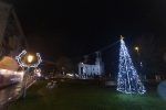 Paljenjem prve adventske svijeće u Suhopolju započela prava "božićna priča": Velečasni Ljubo Krmar poslao poruku mira, razumijevanja i zajedništva 11 MG 2491