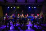 Advent u Palači: Na vijencu zasjala svijeća mira, posjetitelji u Virovitici uživali u druženju i glazbi 1 MG 3139