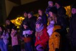 Advent u Palači: Na vijencu zasjala svijeća mira, posjetitelji u Virovitici uživali u druženju i glazbi 10 MG 3371