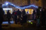 Advent u Palači: Na vijencu zasjala svijeća mira, posjetitelji u Virovitici uživali u druženju i glazbi 16 MG 3457