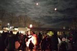 Leteći lampioni, veseli Djed božićnjak i Božićni sajam privukli mnoštvo Čačinčana na Advent u ”Rupi” 10 cacinci lampioni 10