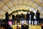 Upaljena i četvrta adventska svijeća u Orahovici: Na pozornici Adventske čarolije nastupio osječki vokalni sastav Akvarel 5 orahovica advent cetvrta 5