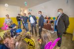 Uz pjesmu, krafne i pod maskama, klinci i klinceze iz Dječjeg vrtića Bambi u Sopju, zahvalili su županu Igoru Androviću na novom TV prijemniku 5 IMG 1091