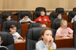 Fotogalerija: Učenici trećih razreda iz matične OŠ Vladimir Nazor Virovitica i područne škole iz Svetog Đurađa, posjetili Virovitičko-podravsku županiju 17 IMG 2574