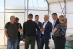 S brojnim kooperantima, virovitička tvrtka Brana godišnje proizvede 6,5 milijuna kilograma voća i povrća od čega izvezu 35 posto, u Pepelanama su EU sredstvima zasadili moderan voćnjak jabuka i šljiva 4 brana majdak obilazak 5