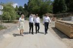 Gradonačelnik Rister, župan Andrović i njegovi suradnici obišli tri velika orahovačka projekta 1 Radovi jezero copy 702x468
