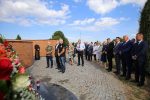 Fotogalerija: U povodu Dana grada na virovitičkom Gradskom groblju odana počast poginulim hrvatskim braniteljima 8 299020464 5460797287292970 84333005120084037 n