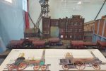 Rokovo 2022. Izložba “Virovitica voli vlakove” ponovno oduševila posjetitelje: Posebnu pažnju plijeni originalni model ‘najslavnijeg’ vlaka – Orient expressa iz 1918. 4 Foto 4 1