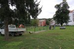 U Orahovici počelo postavljanje ograde oko dječjeg igrališta: Za sigurnu i bezbrižnu igra najmlađih 1 Postavljanje ograde oko djecjeg igralista 3