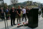 U Cabuni svečano otkriveno Spomen obilježje Damiru Babuku, poginulom policajcu i dragovoljcu Domovinskog rata 11 IMG 20221008 141721 Custom