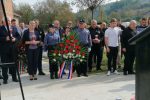 U Cabuni svečano otkriveno Spomen obilježje Damiru Babuku, poginulom policajcu i dragovoljcu Domovinskog rata 12 IMG 20221008 141730 Custom