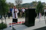 U Cabuni svečano otkriveno Spomen obilježje Damiru Babuku, poginulom policajcu i dragovoljcu Domovinskog rata 17 IMG 20221008 142147 Custom