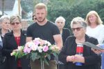 U Cabuni svečano otkriveno Spomen obilježje Damiru Babuku, poginulom policajcu i dragovoljcu Domovinskog rata 4 IMG 6071 Custom