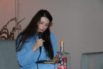 U Domu kulture u Čačincima održana tradicionalna 6. Pjesnička večer: Ljubavna poezija i priče te vrhunska glazba pokazali istinski put ljubavi 14 Pjesnicka vecer Cacinci 33 Milijana Kovac Custom