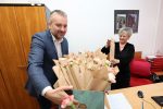 Fotogalerija: Zamjenik župana Marijo Klement, svim djelatnicima Virovitičko-podravske županije, čestitao Međunarodni Dan žena 16 IMGL2068