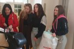 Prodajom rukotvorina i prikupljenim donacijama, virovitički gimnazijalci nezbrinutoj djeci u Nazorovoj odnesli igračke, slikovnice, društvene igre i slatkiše 6 341398511 907663417156488 1741976944402821080 n