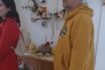 Prodajom rukotvorina i prikupljenim donacijama, virovitički gimnazijalci nezbrinutoj djeci u Nazorovoj odnesli igračke, slikovnice, društvene igre i slatkiše 5 342158721 774261440938216 3257416104850528490 n