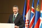 U Dubrovniku je ministar Šime Erlić otvorio dvodnevnu konferenciju „Energetski i klimatski izazovi u Republici Hrvatskoj“, na kojoj je jedan od panelista virovitičko-podravski župan Igor Andrović 4 IMGL9060