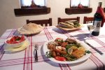Žuta naljepnica stanuje u Otrovancu - Gault&Millau uvrstio je Zlatni klas u u prestižnu selekciju najboljih restorana Hrvatske 4 21798 516388555067226 1234467770 n