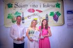 Održan 8. sajam vina i kulena: Najbolje vino je sauvignon Martin Albus, vrhunski kulen ima OPG-a Novosel iz Gata, a Vinska kraljica je Natalija Ivezić 25 uexwfYuzS6W3AcTUZa1qag