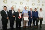 Na svečanoj Akademiji, u povodu obilježavanja dana Hrvatske obrtničke komore, plaketa „Zlatne ruke“, dodijeljena je slatinskom obrtniku, zlataru, Josipu Perkoviću 3 viber slika 2023 07 05 20 27 28 806