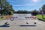 Drava odsjekla Križnicu od kopna: Do pješačkog mosta može se samo čamcem i traktorom, a vrhunac vodenog vala očekuje se s utorka na srijedu 31 20230808 083453