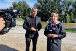 Drava odsjekla Križnicu od kopna: Do pješačkog mosta može se samo čamcem i traktorom, a vrhunac vodenog vala očekuje se s utorka na srijedu 48 20230808 091113