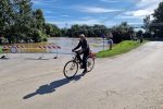 Drava odsjekla Križnicu od kopna: Do pješačkog mosta može se samo čamcem i traktorom, a vrhunac vodenog vala očekuje se s utorka na srijedu 49 20230808 091743