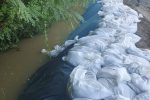 Drava odsjekla Križnicu od kopna: Do pješačkog mosta može se samo čamcem i traktorom, a vrhunac vodenog vala očekuje se s utorka na srijedu 56 viber slika 2023 08 07 18 47 49 500