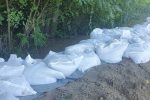 Drava odsjekla Križnicu od kopna: Do pješačkog mosta može se samo čamcem i traktorom, a vrhunac vodenog vala očekuje se s utorka na srijedu 55 viber slika 2023 08 07 18 47 49 764