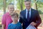 Predsjednik Vlade RH, Andrej Plenković pozdravio izbjegle Ukrajince u Višnjici 1 ple14 828x768