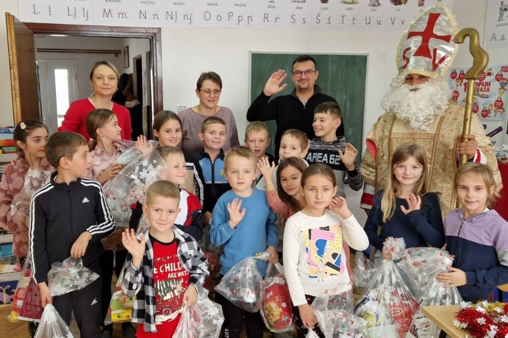 Sveti Nikola posjetio i darivao djecu s područja općine Sopje 6 Sopje sv. Nikola 5