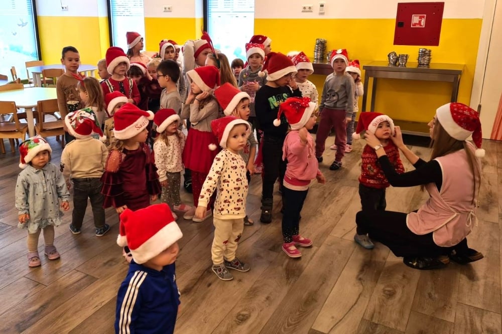 Sveti Nikola posjetio i darivao djecu s područja općine Sopje 3 Sopje sv. Nikola 8