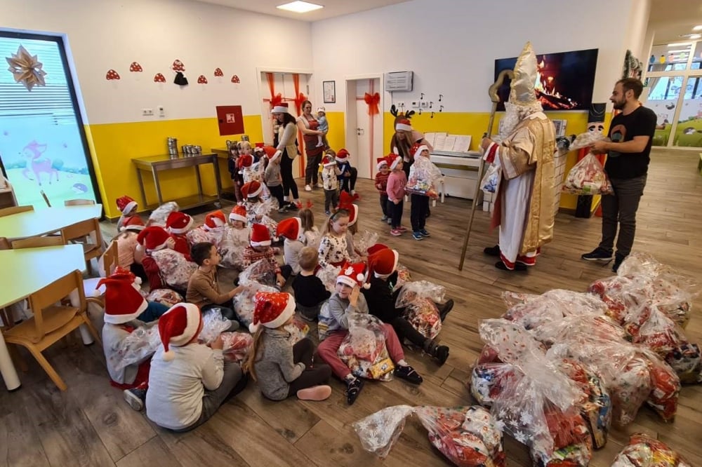 Sveti Nikola posjetio i darivao djecu s područja općine Sopje 2 Sopje sv. Nikola 9